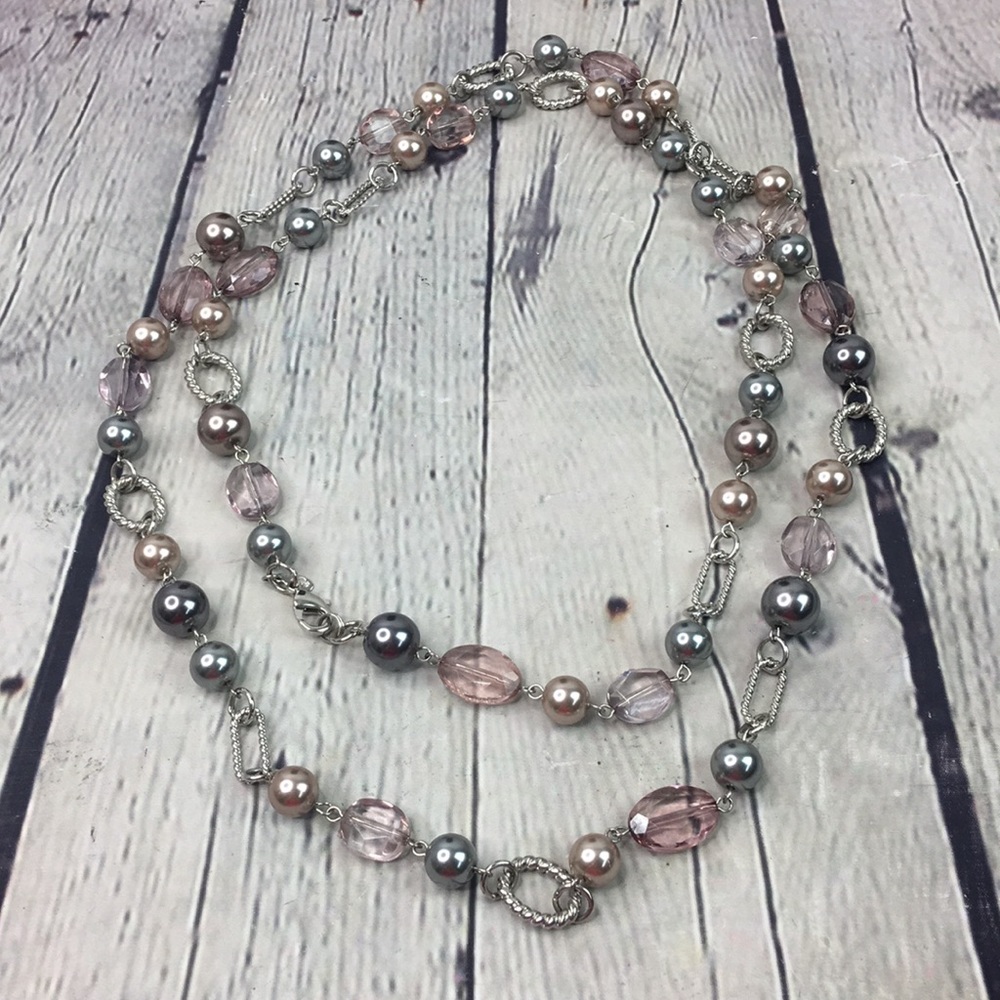 Elegant Pink and Silver Beaded Necklace - Picture 4 of 11